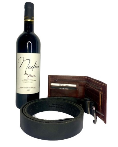 Idée cadeau homme : portefeuille en cuir, ceinture en cuir, bouteille de vin de Palestine