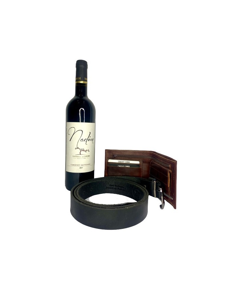 Idée cadeau homme : portefeuille en cuir, ceinture en cuir, bouteille de vin de Palestine