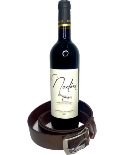 Idée cadeau homme : ceinture ajustable en cuir et bouteille de vin rouge de Palestine